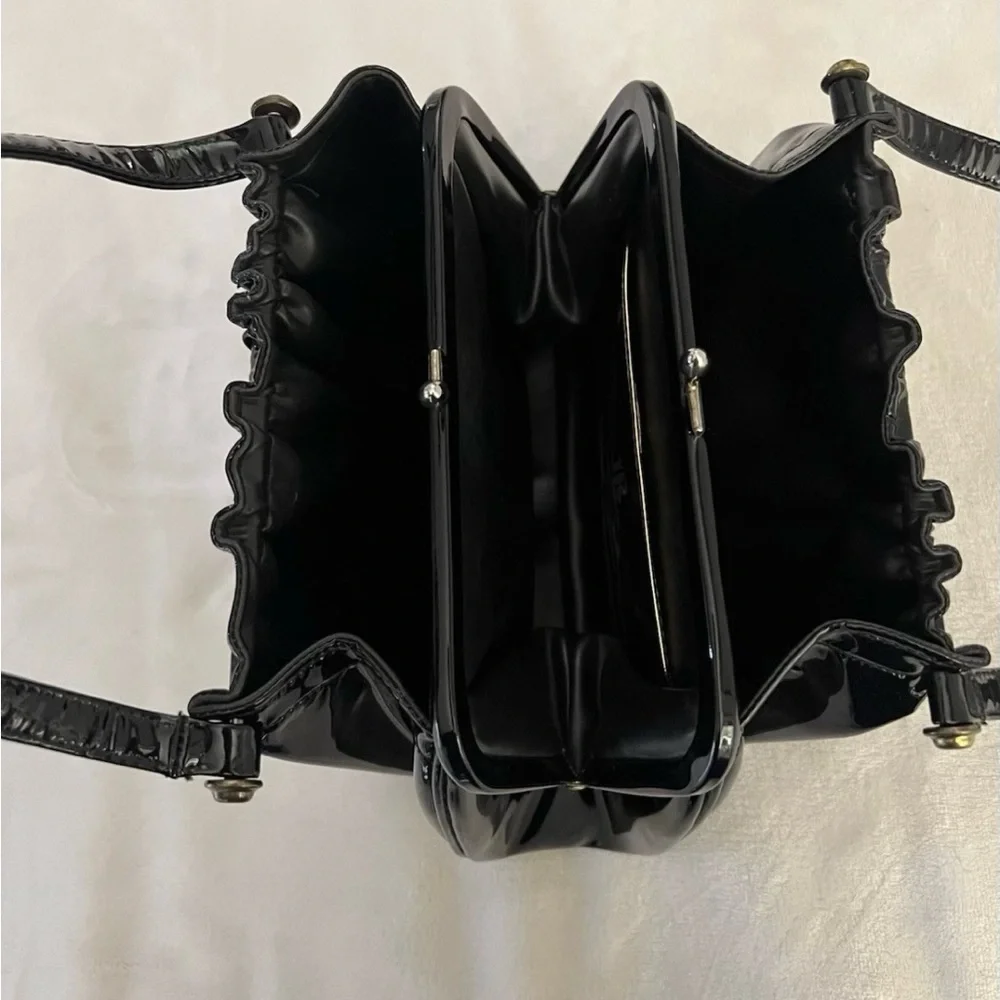 🩷 Patent Leather Top Handle Vintage Bag / Black Gold Hardware 💚
